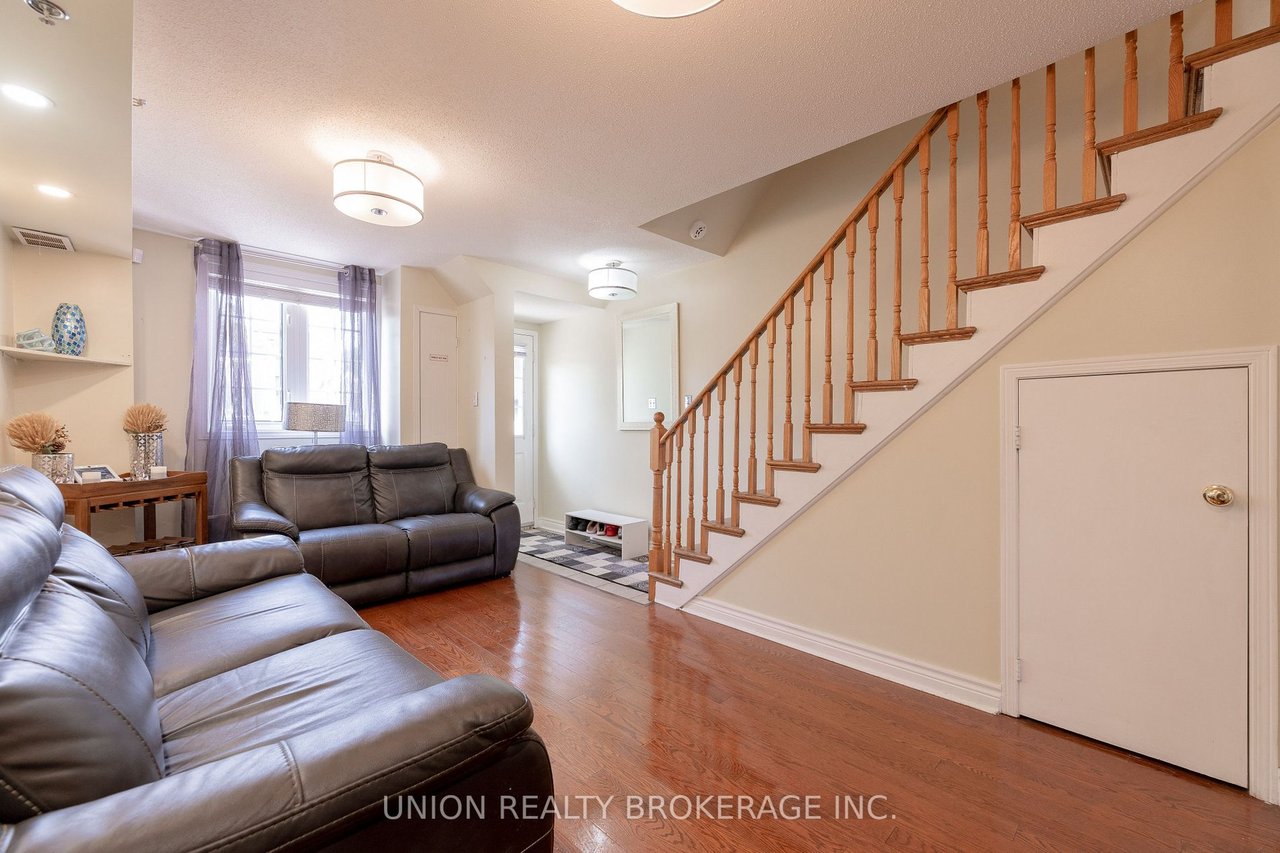 593 Kennedy Rd, Ste 5