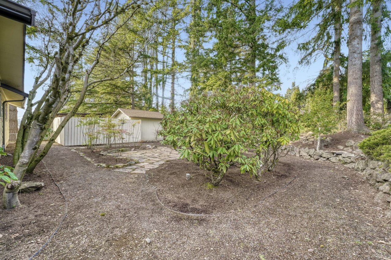 9632 S 216th St, Kent, WA 98031