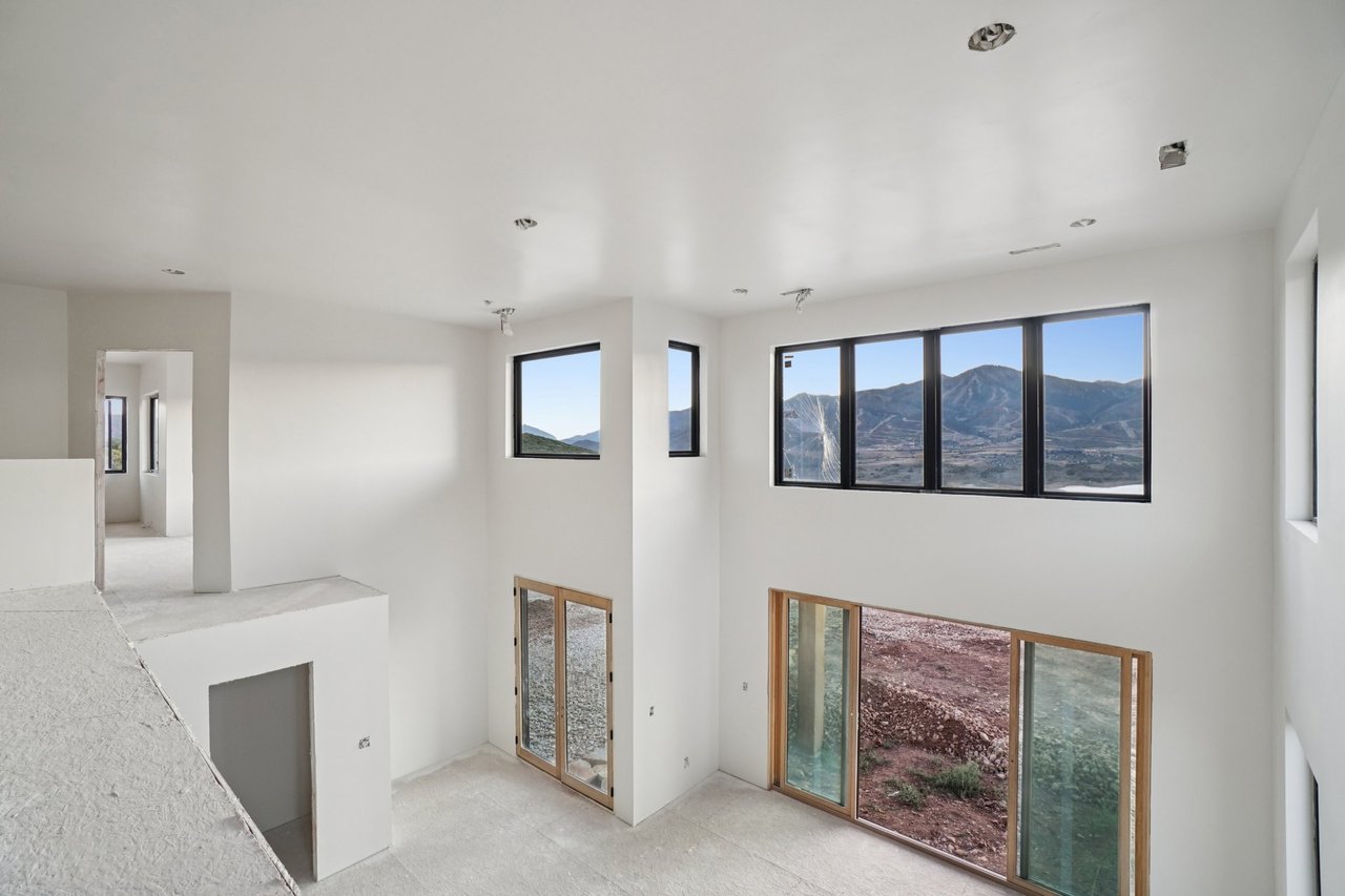 10646 N Reflection Ridge