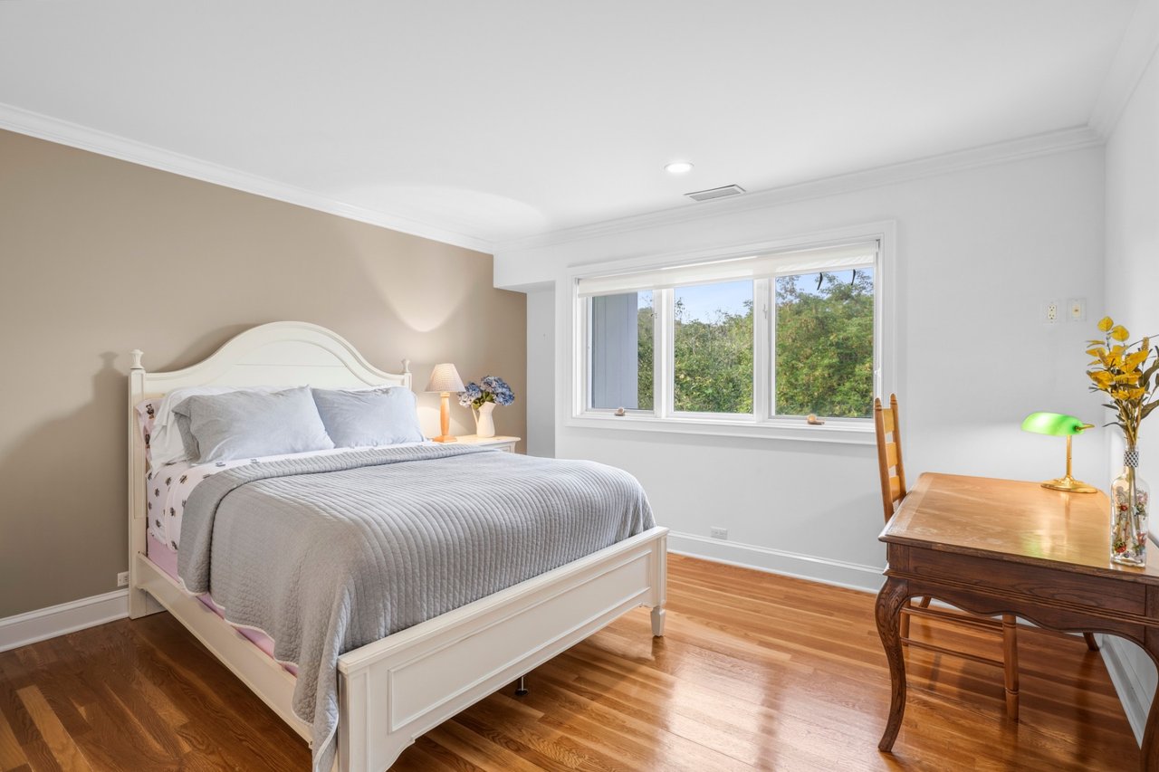 WATERFRONT LIVING AT MECOX LANDING