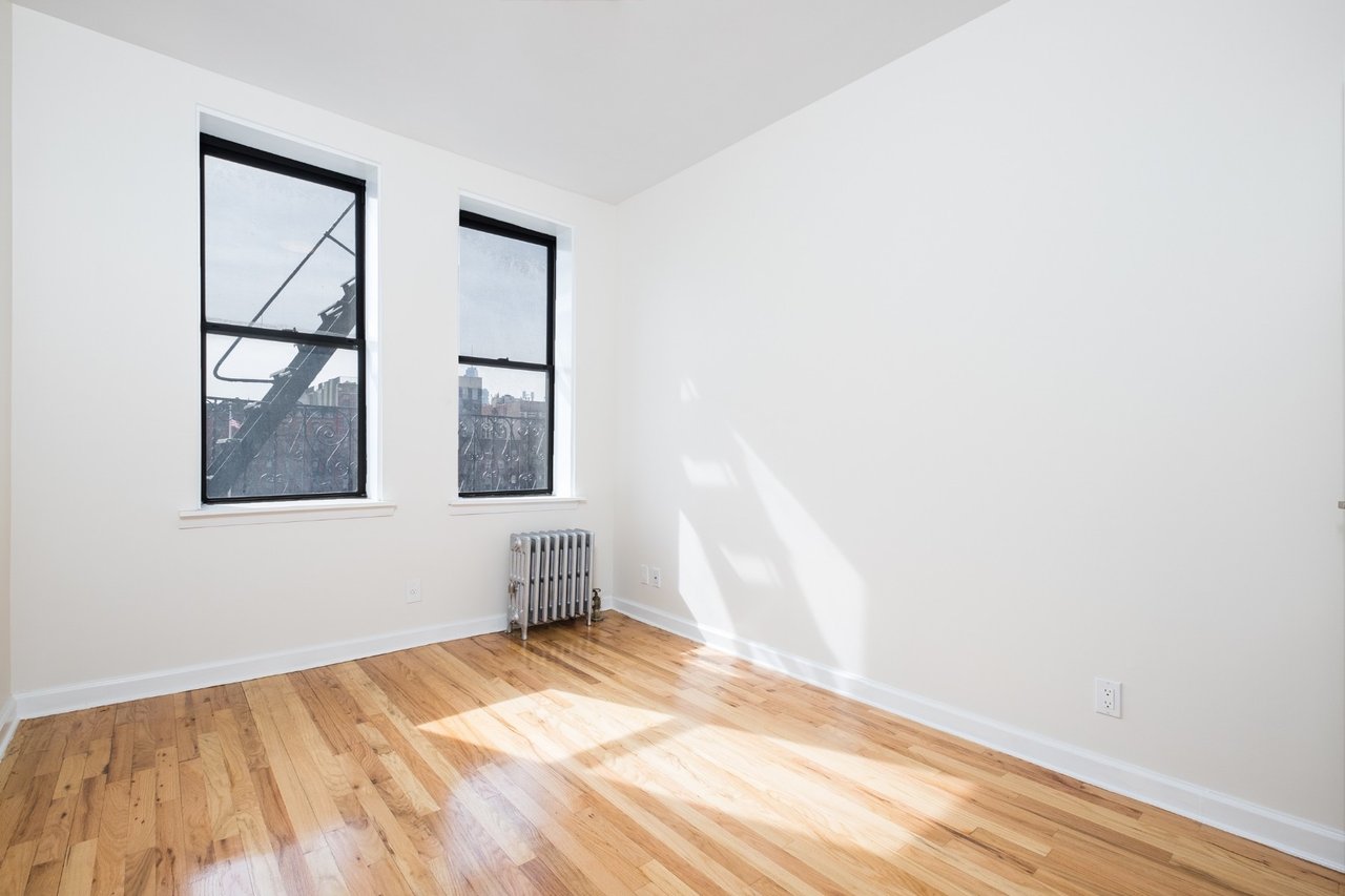 339 East 12th Street Unit: 21