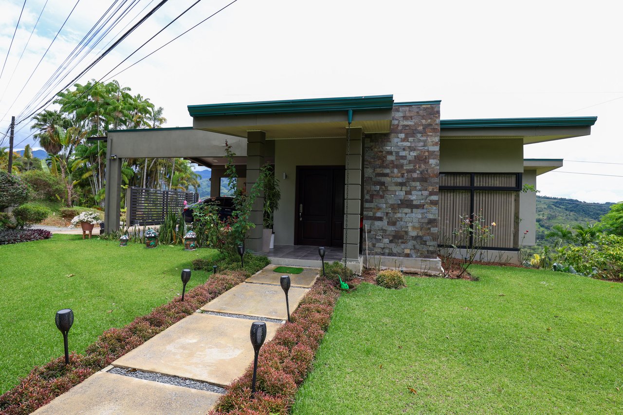 5-BEDROOM CHIRRIPO MOUNTAIN VIEW HOME WITH EASY ACCESS, PREMIUM FINISHES, FRUIT TREES AND LANSCAPED – 0.22 ACRES