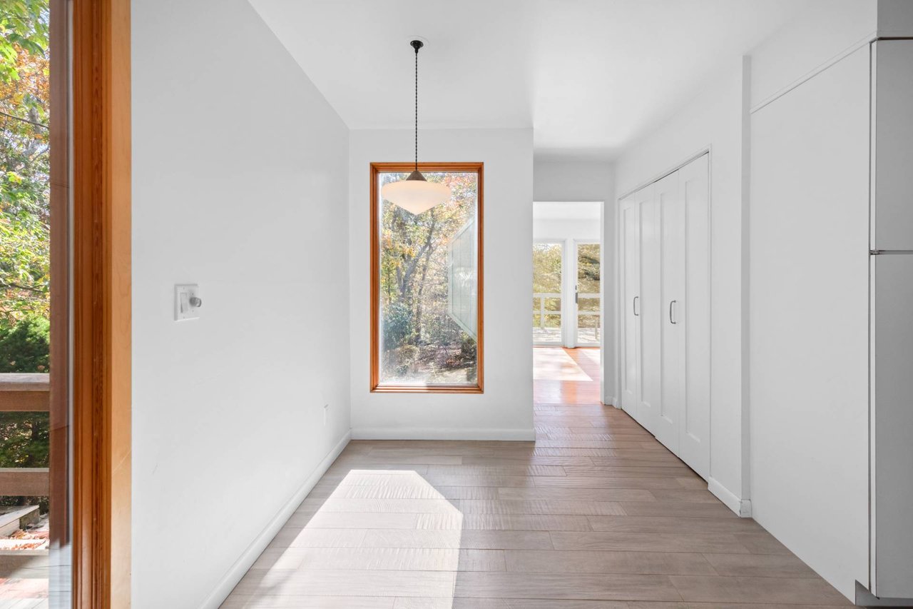 42 DAVIS DR