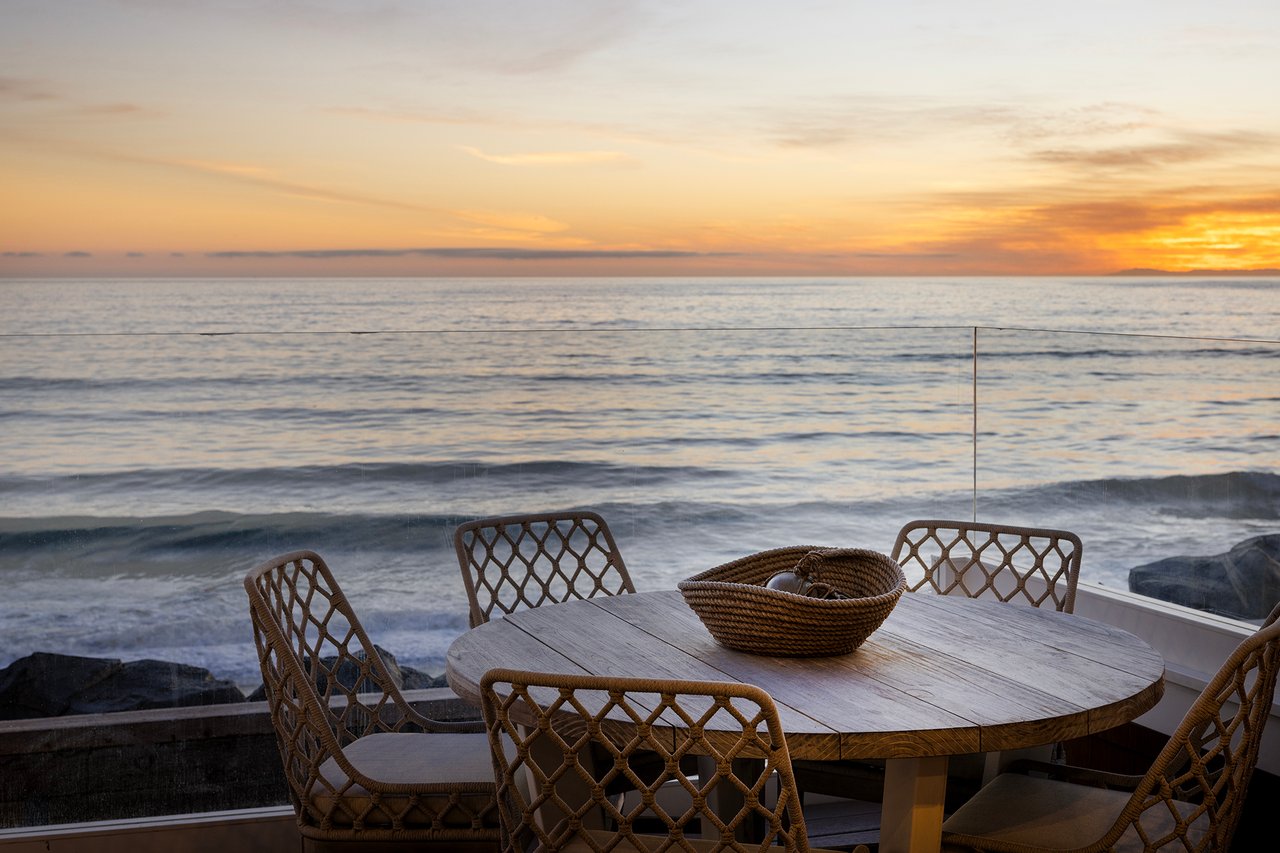 1880 N El Camino Real 23