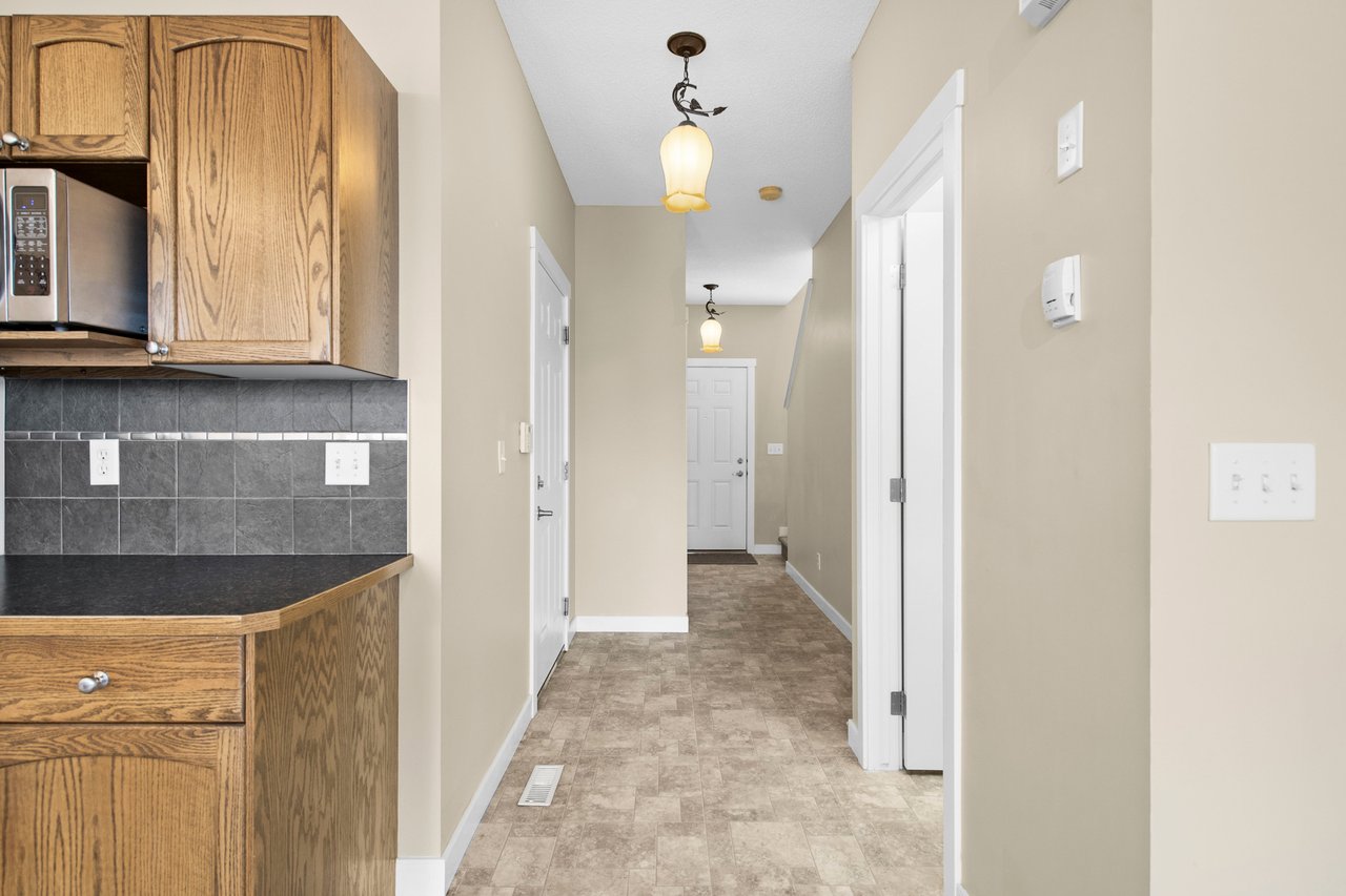 156 Rockyspring Grove NW
