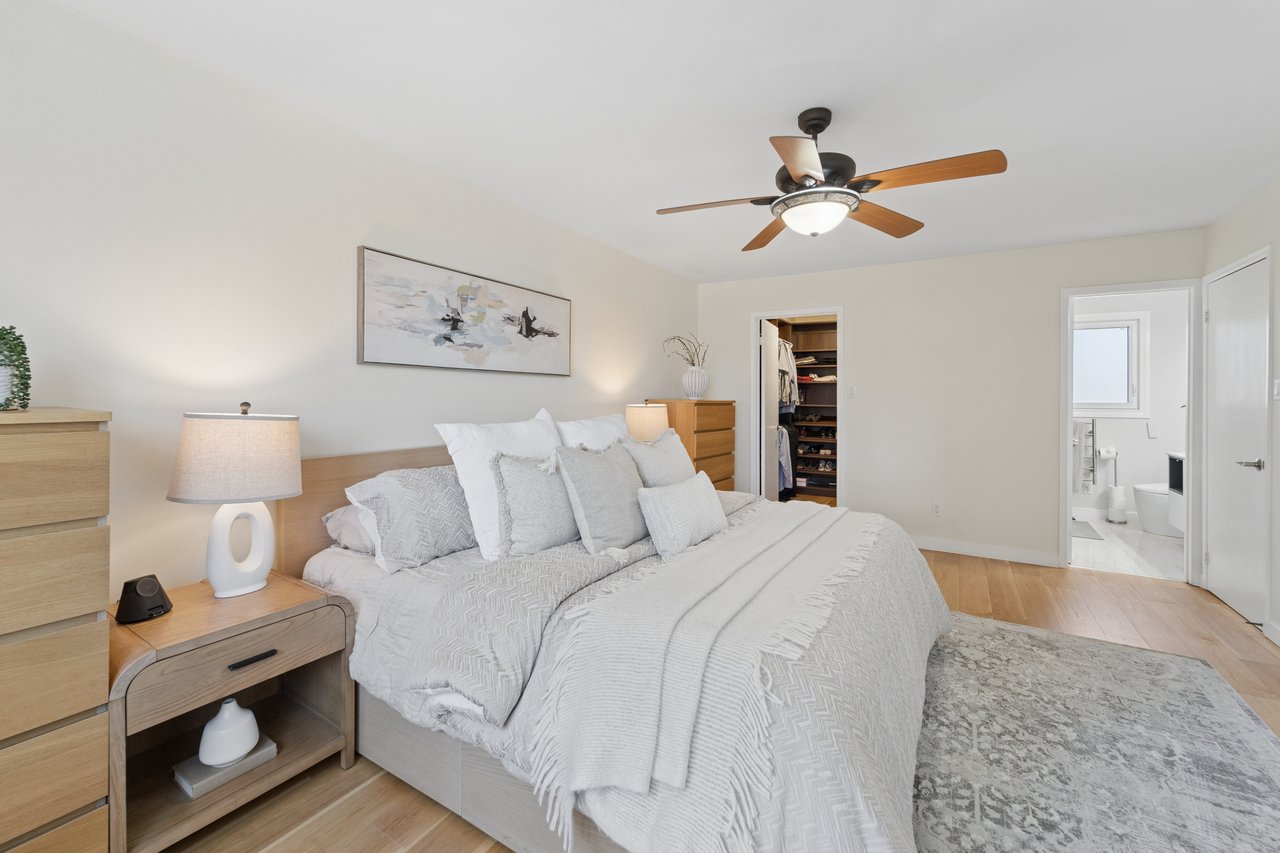 1156 Gloucester Square