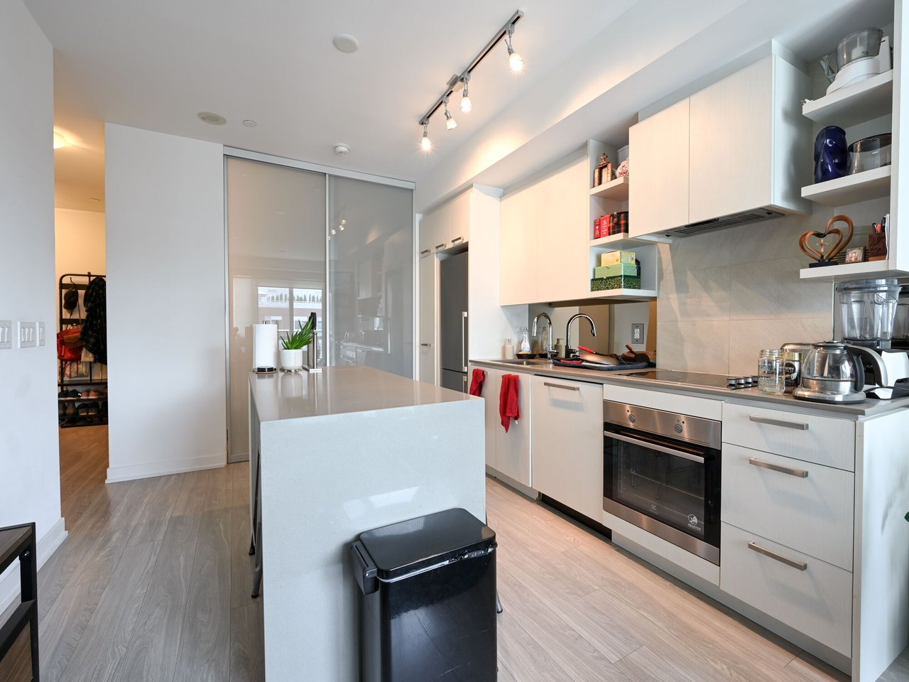 1830 Bloor St W Unit 813