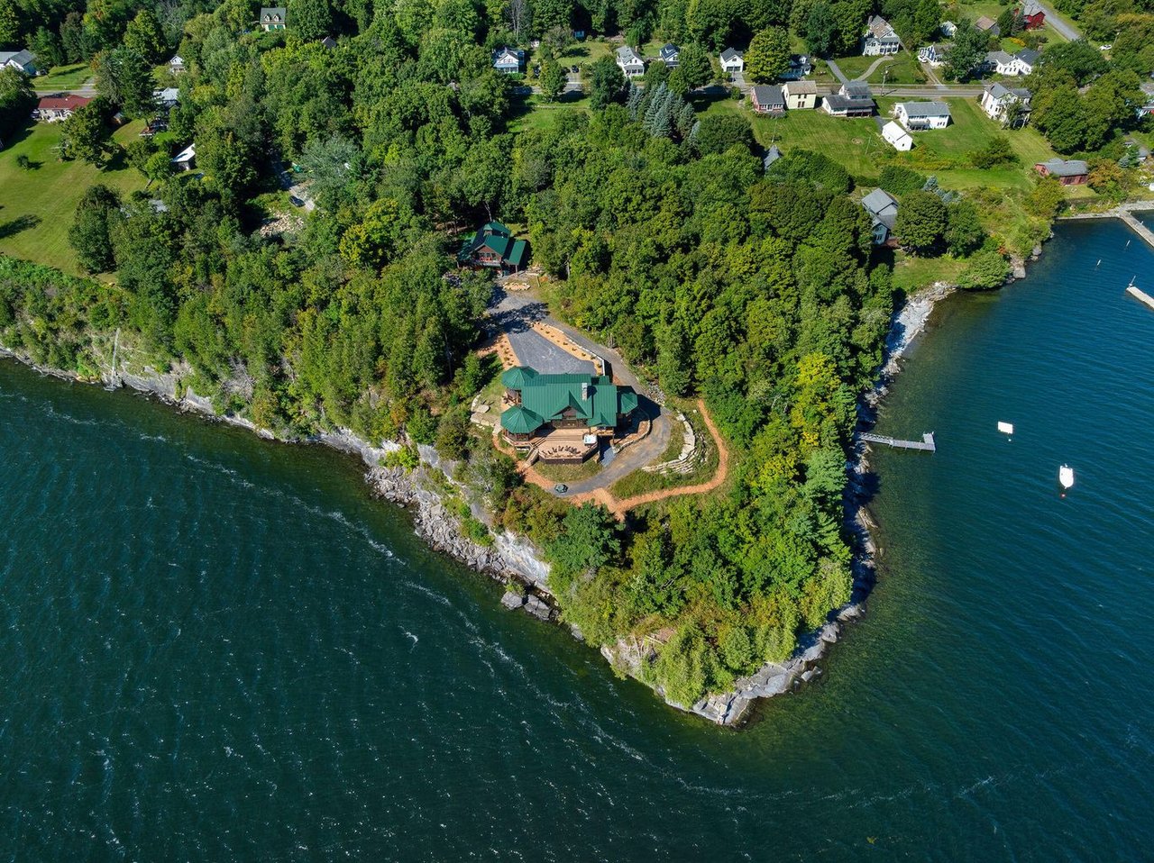 2226 Lake Shore Road