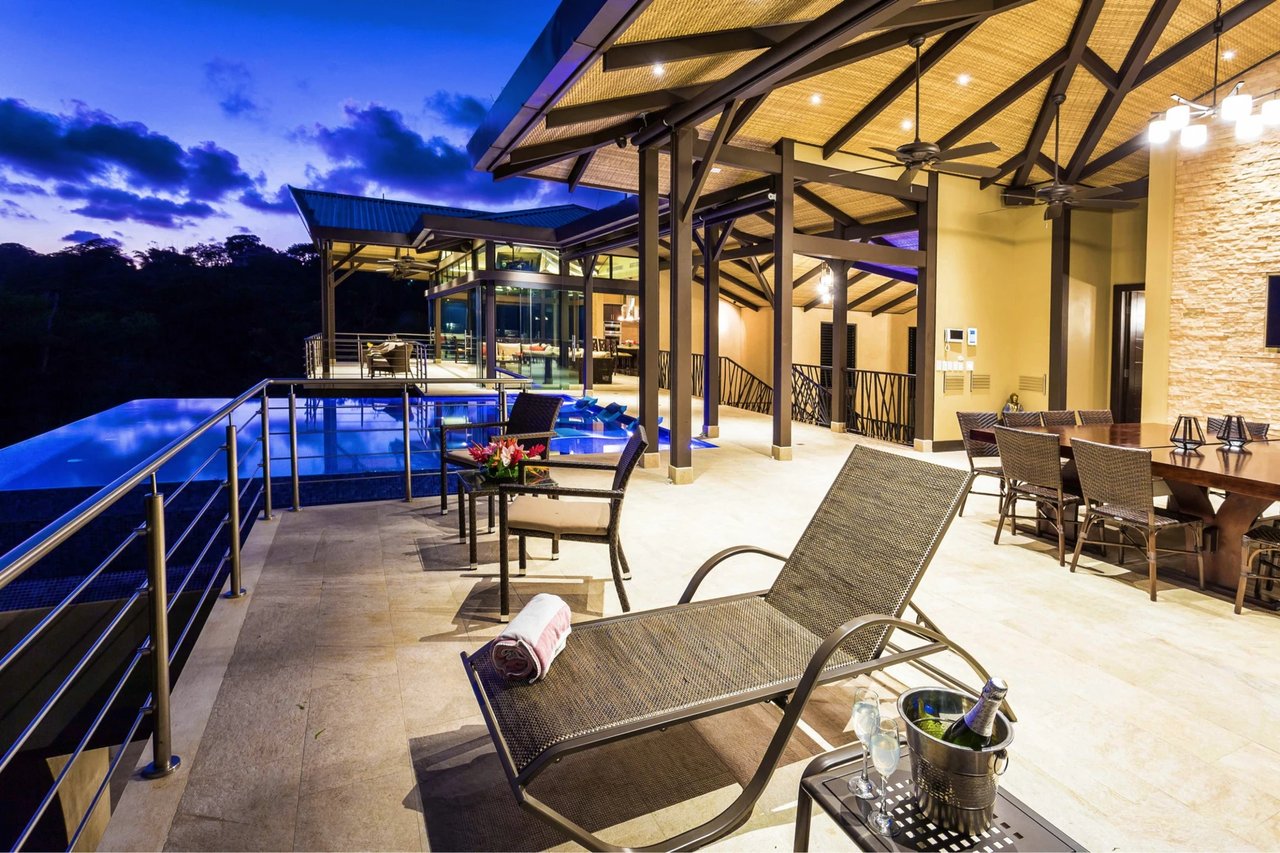 Vista Hermosa, Lucrative Contemporary Estate