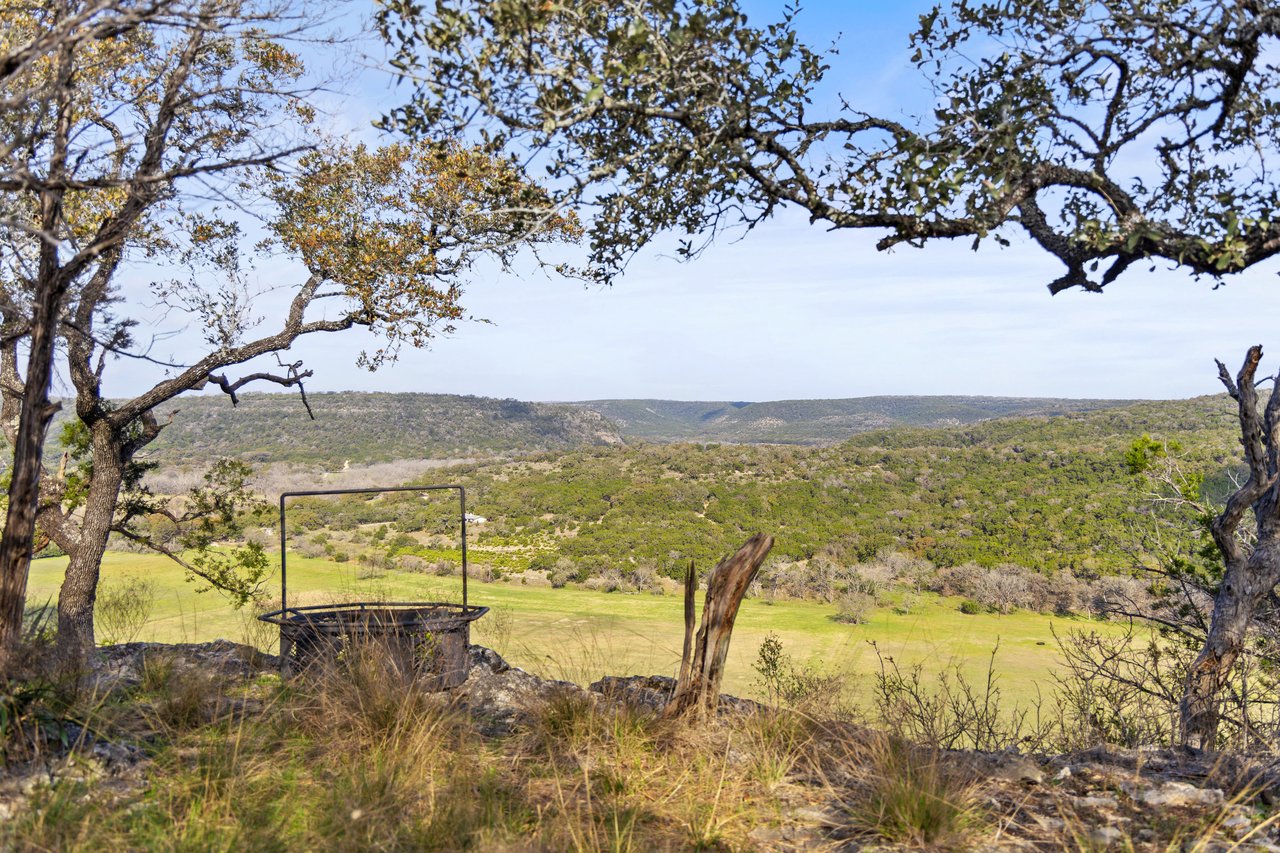 Land & Ranch