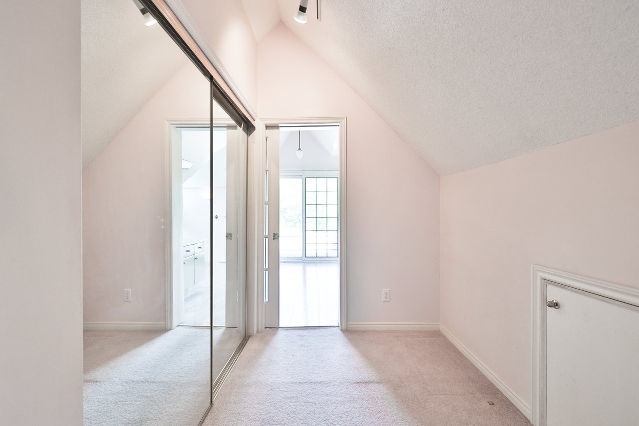 78 West River Street, Oakville