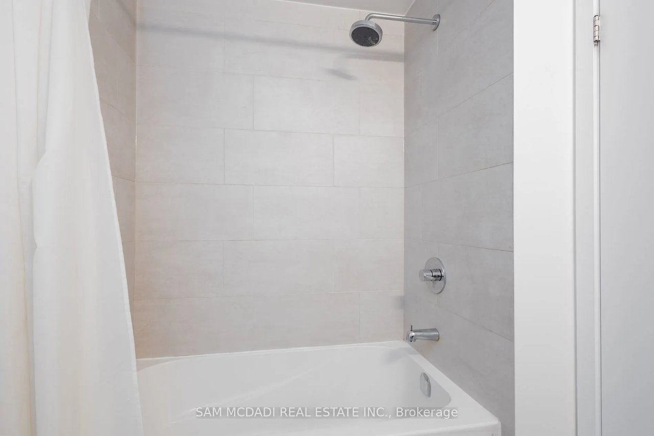 2520 Eglinton Ave W #410