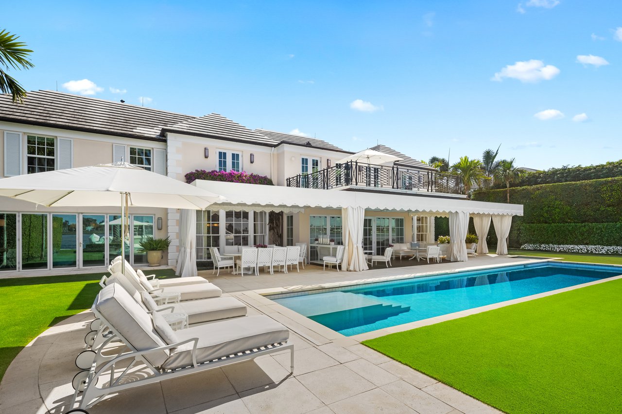 Georgian Waterfront Mansion on Everglades Island