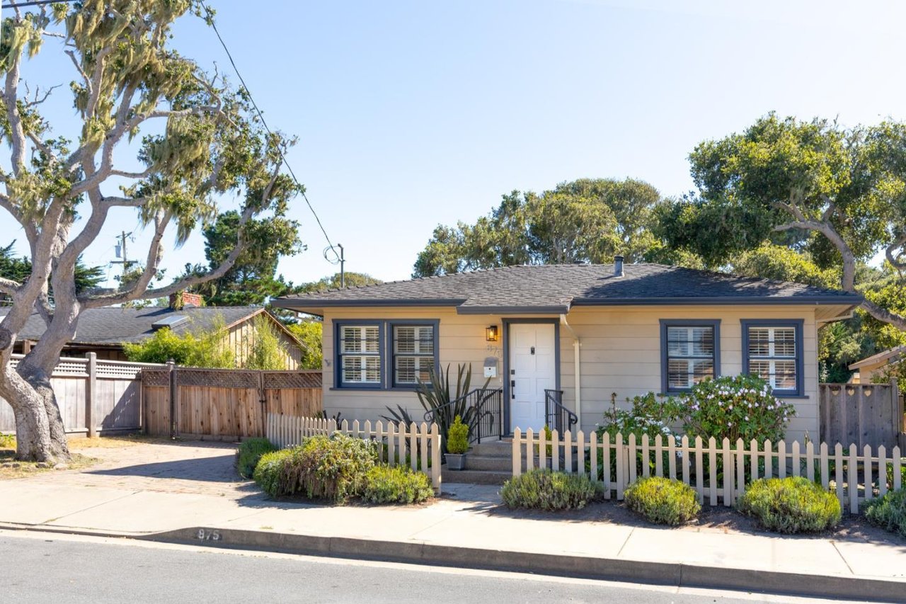 875 Sinex Avenue