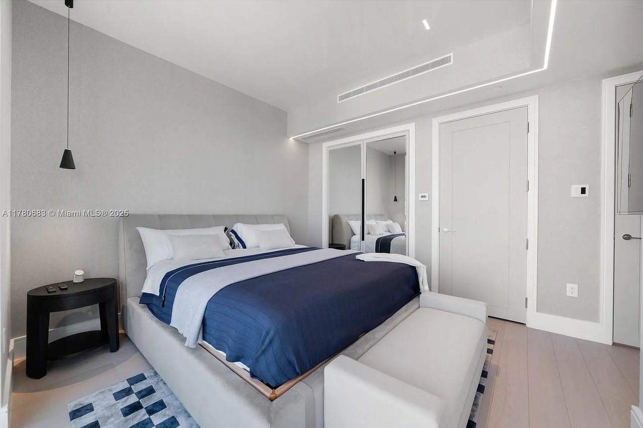 17975 Collins Ave #N701