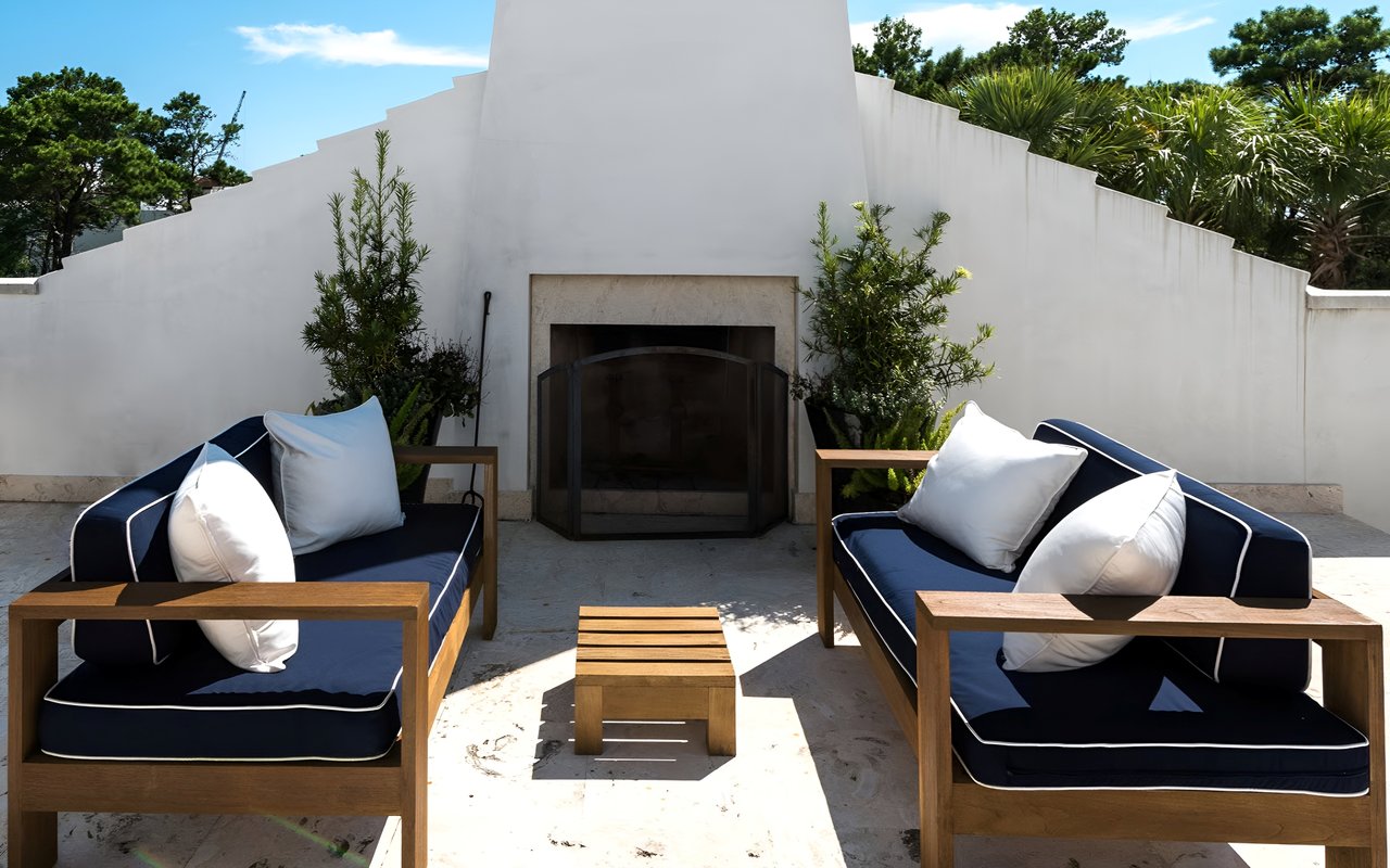 Stylish Outdoor Living Areas