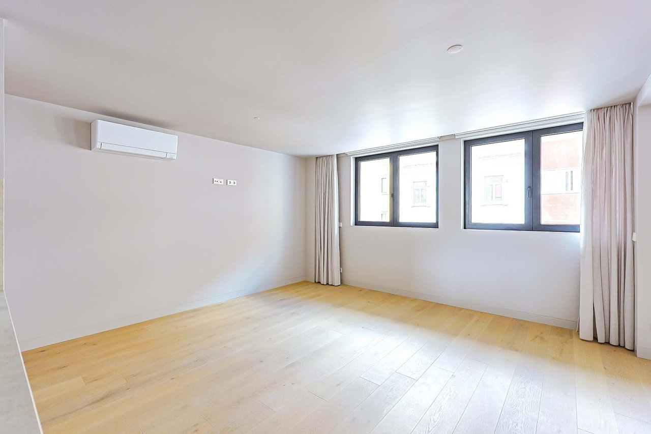 Stylish 2-Bedroom Apartment in the Heart of Lisbon with Exceptional Amenities