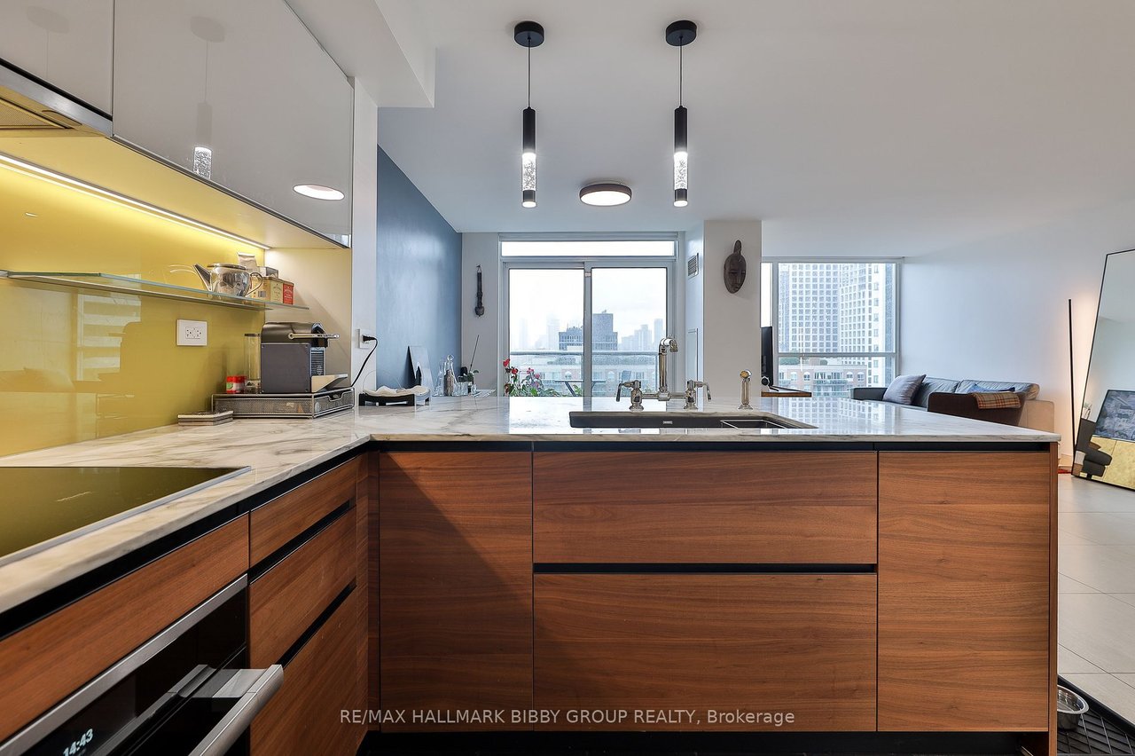 ST. LAWRENCE MARKET LUXURY FEATURE