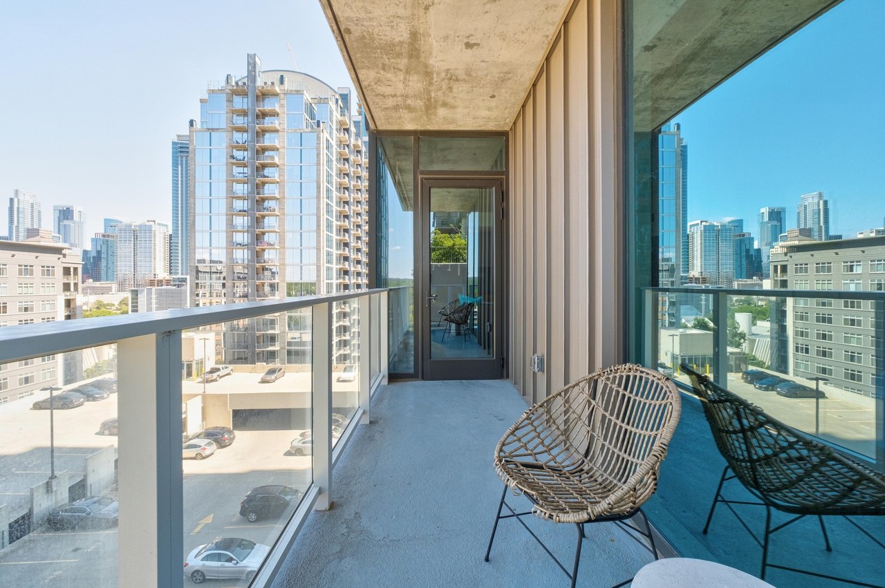 48 East Avenue #1310