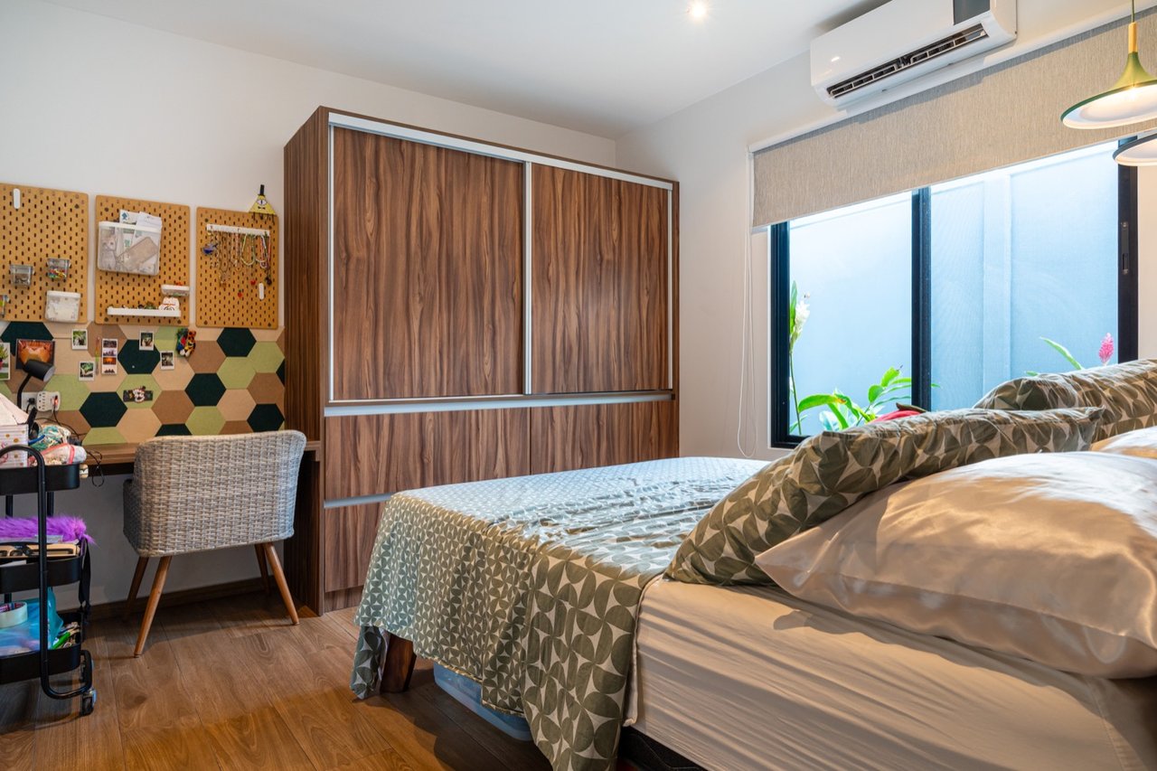 Stunning 3-Bedroom, 2.5-Bathroom Tropical Mid-Century Modern Home – Steps from the Beach