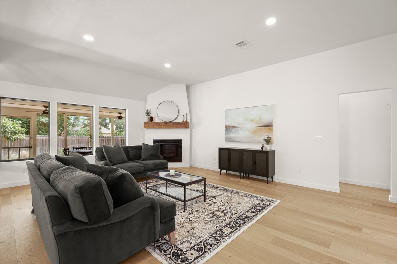 5604 TRELAWNEY Ln, Austin, Texas 78739