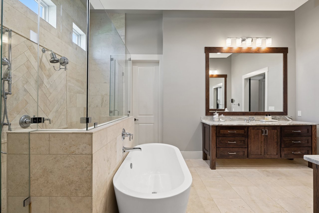 8325 Lakewood Ridge Cv