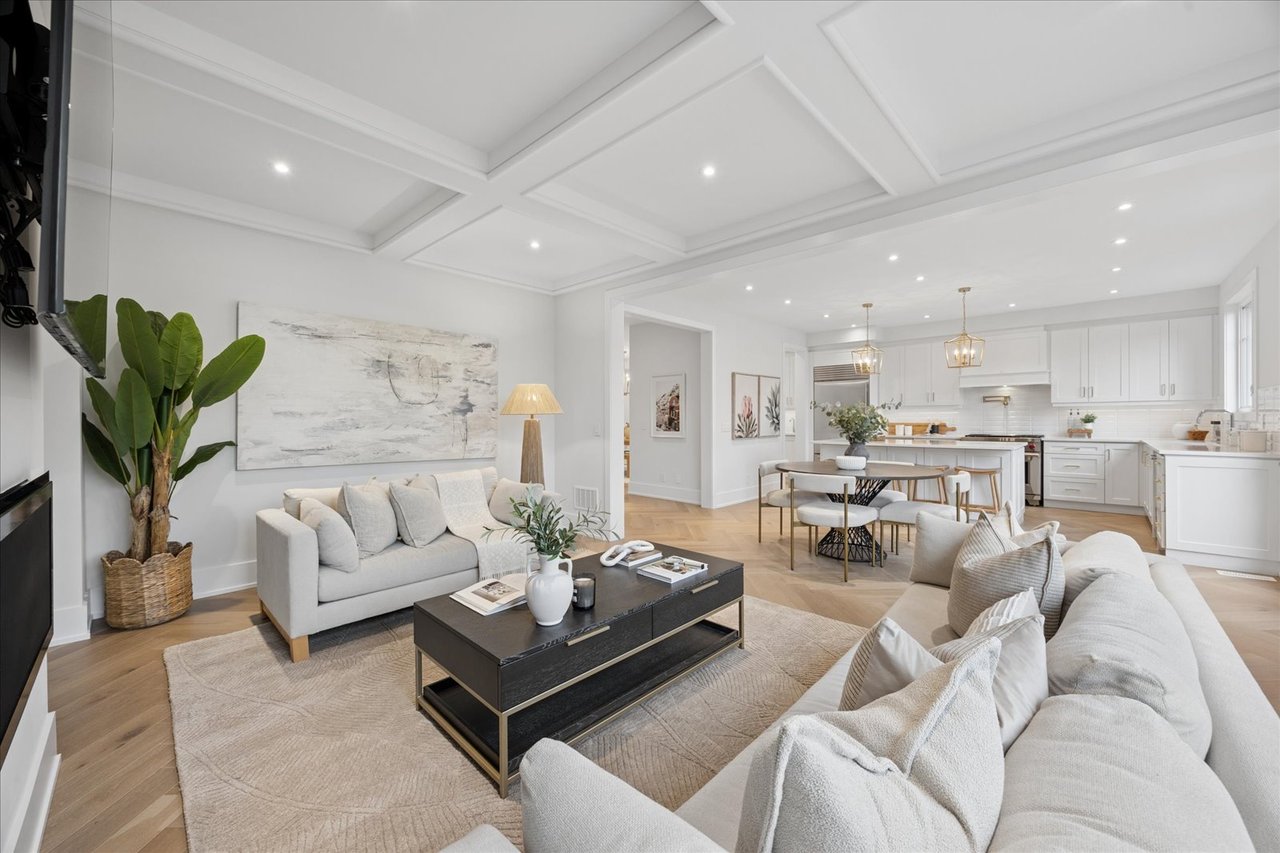 211 Busato Drive, Stouffville