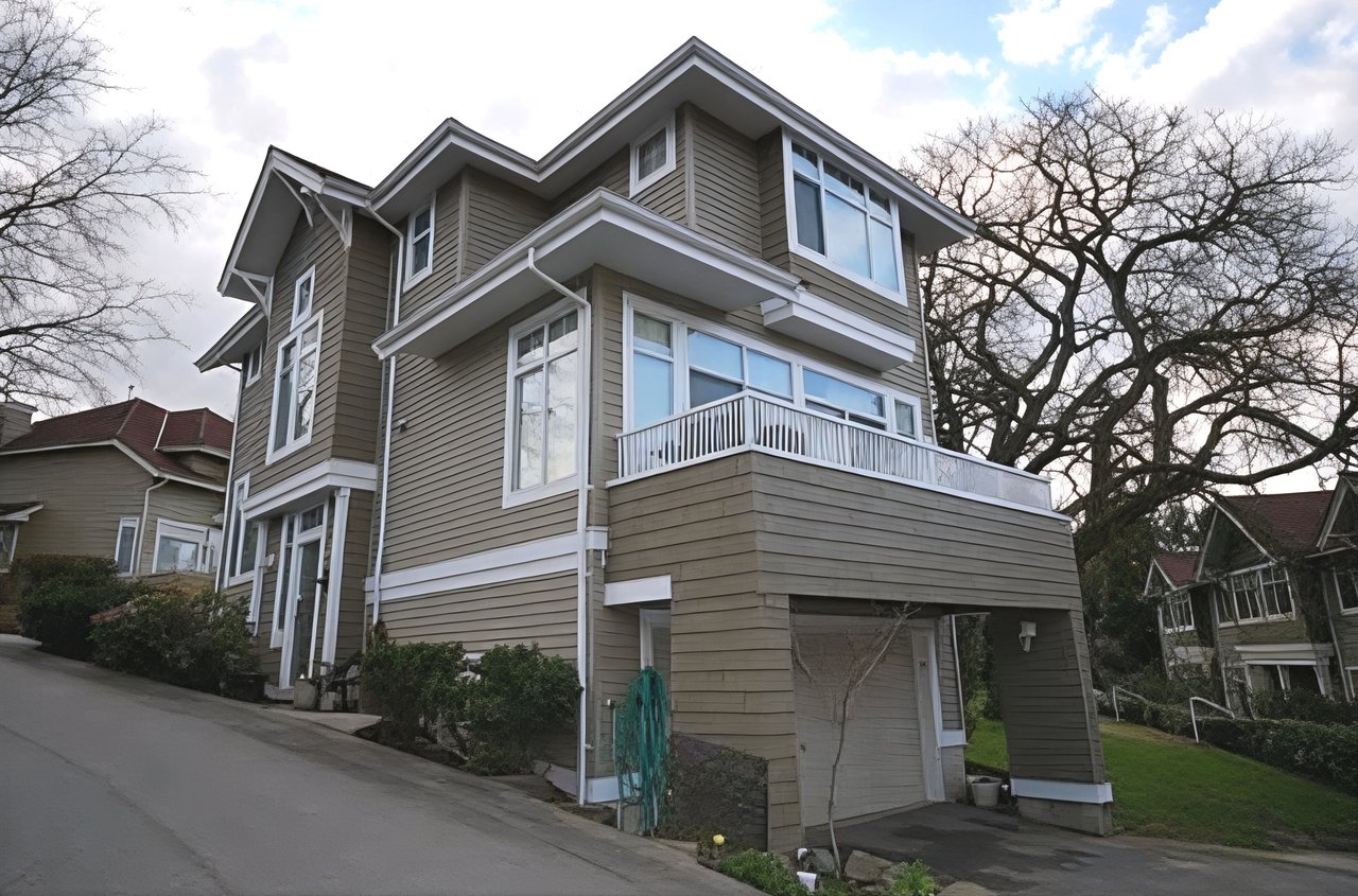 5298 Oakmount Cres, #4
