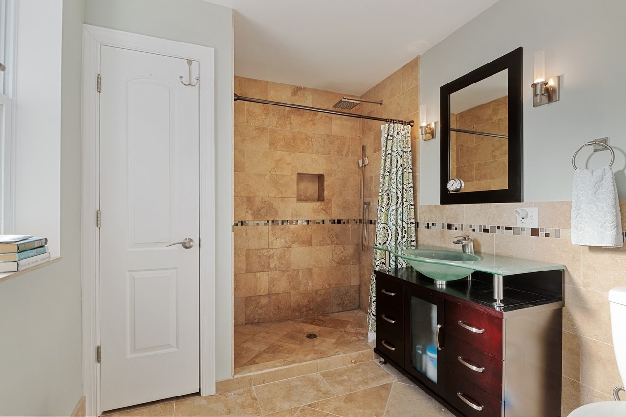 6335 N Magnolia Avenue # 2S