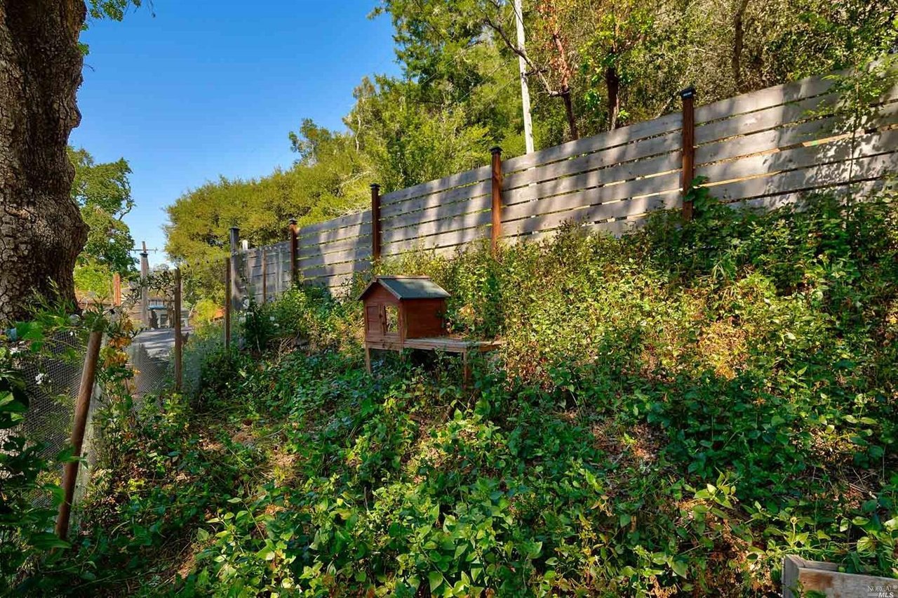 60 Oak Grove Avenue, Woodacre