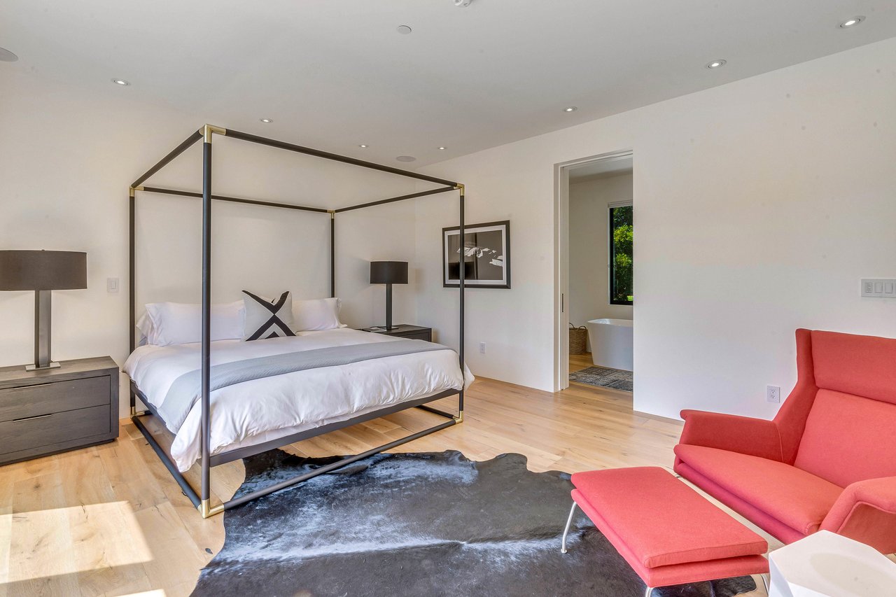 Modernist Oasis in St. Helena - SOLD