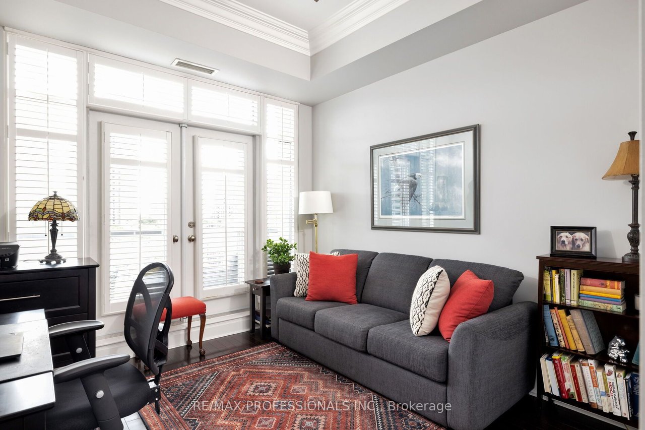 CONDO LIVING IN LUXURY 