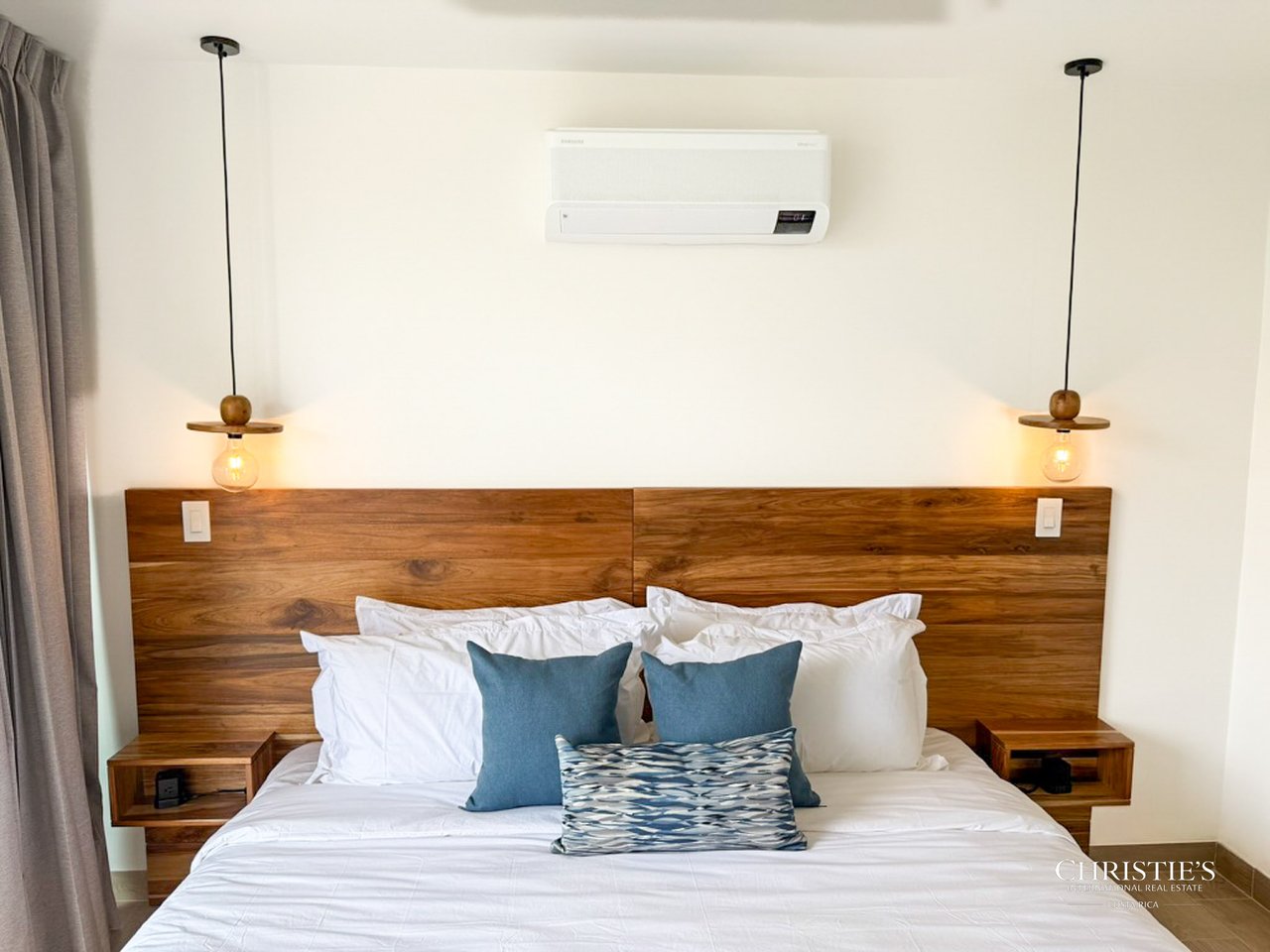 Mono Luxe Unit #17 — Three-Bedroom Residence