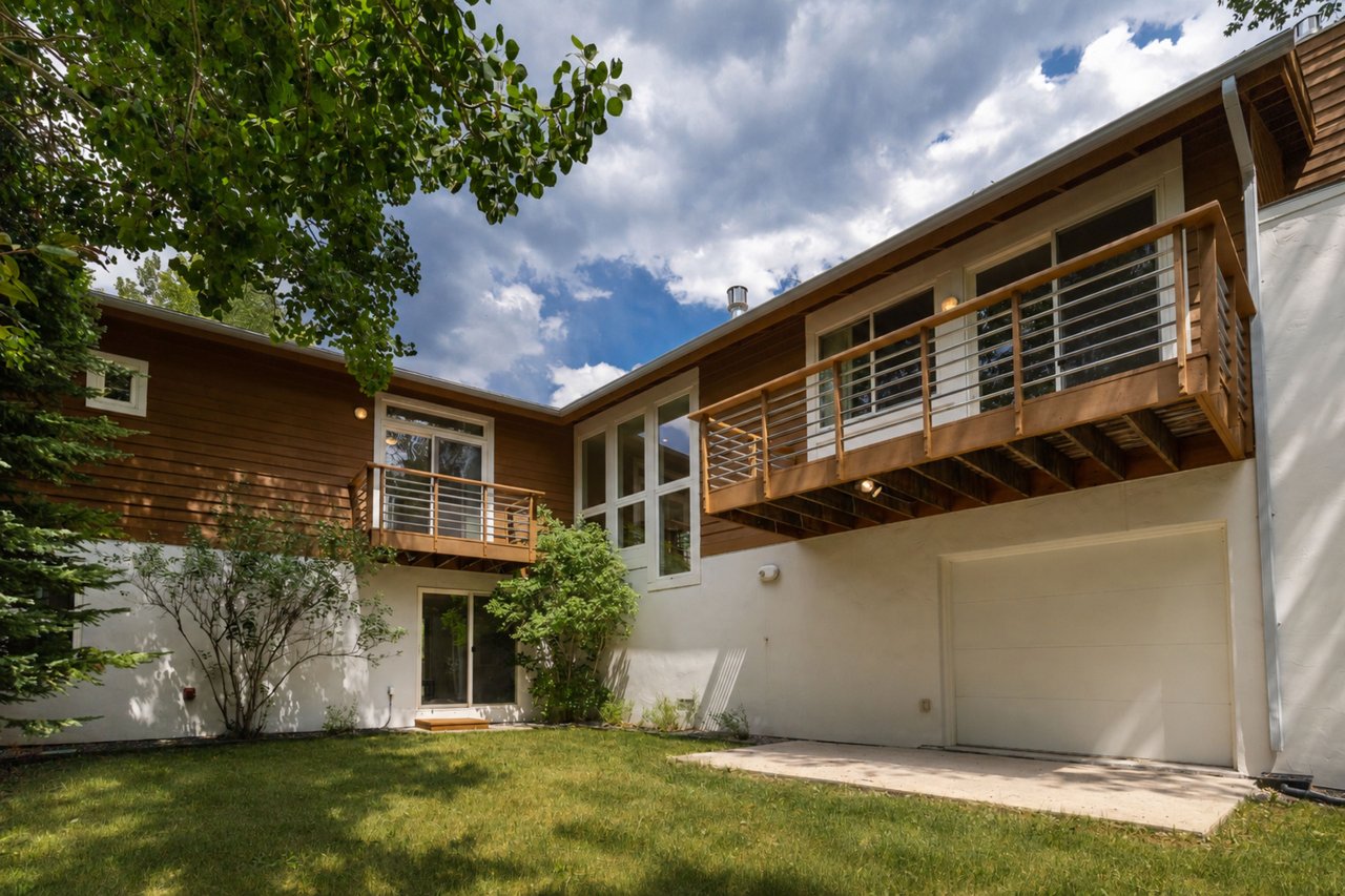 11 Russell Trail