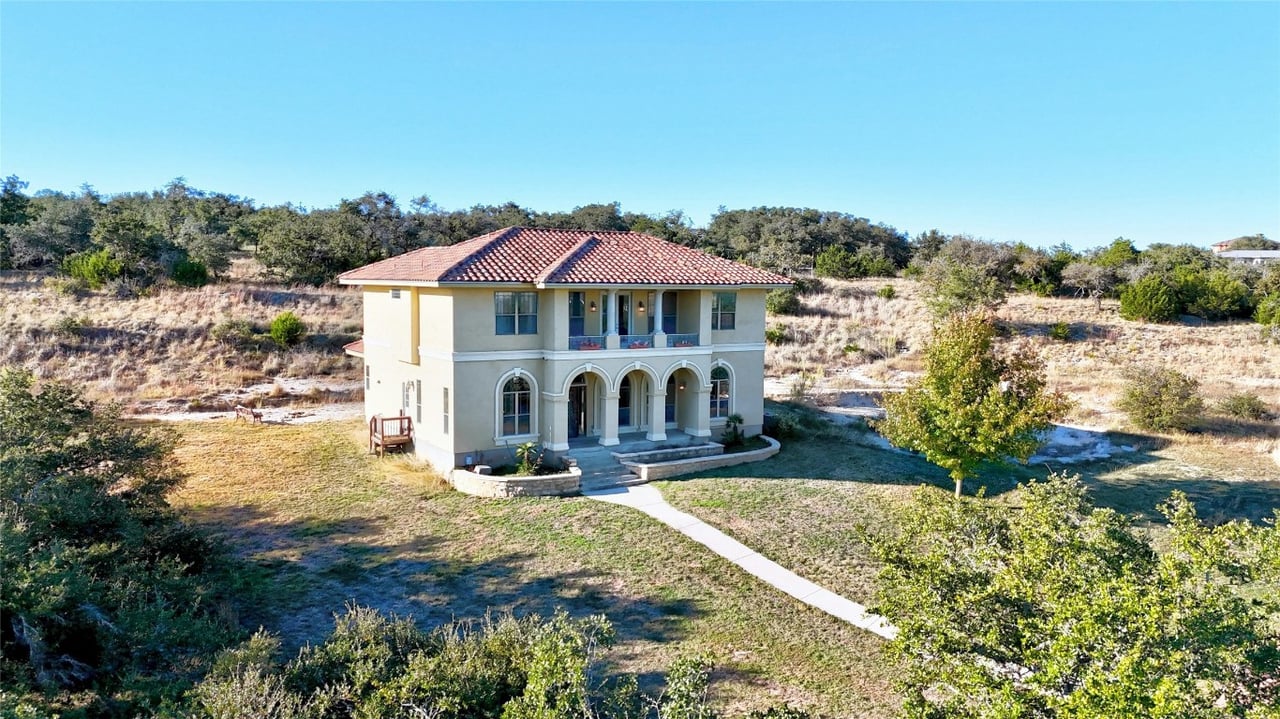 290 Patti Ln