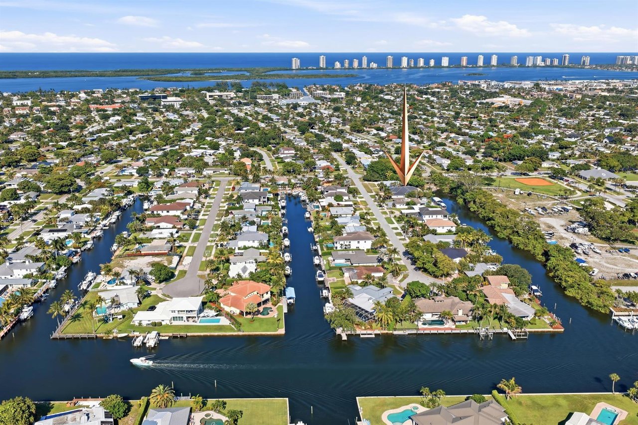  608 Inlet Rd