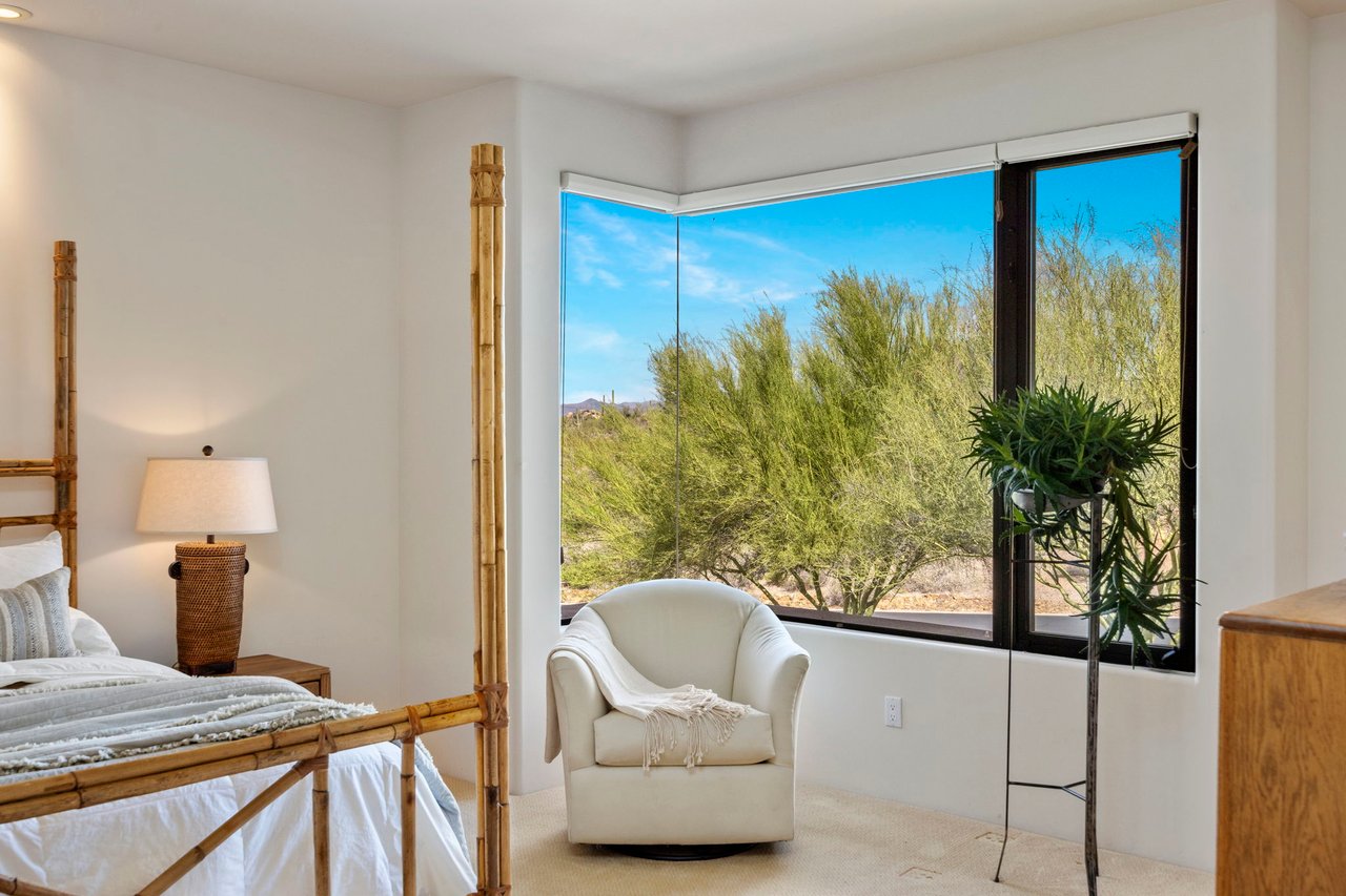 11087 E Harris Hawk Trail