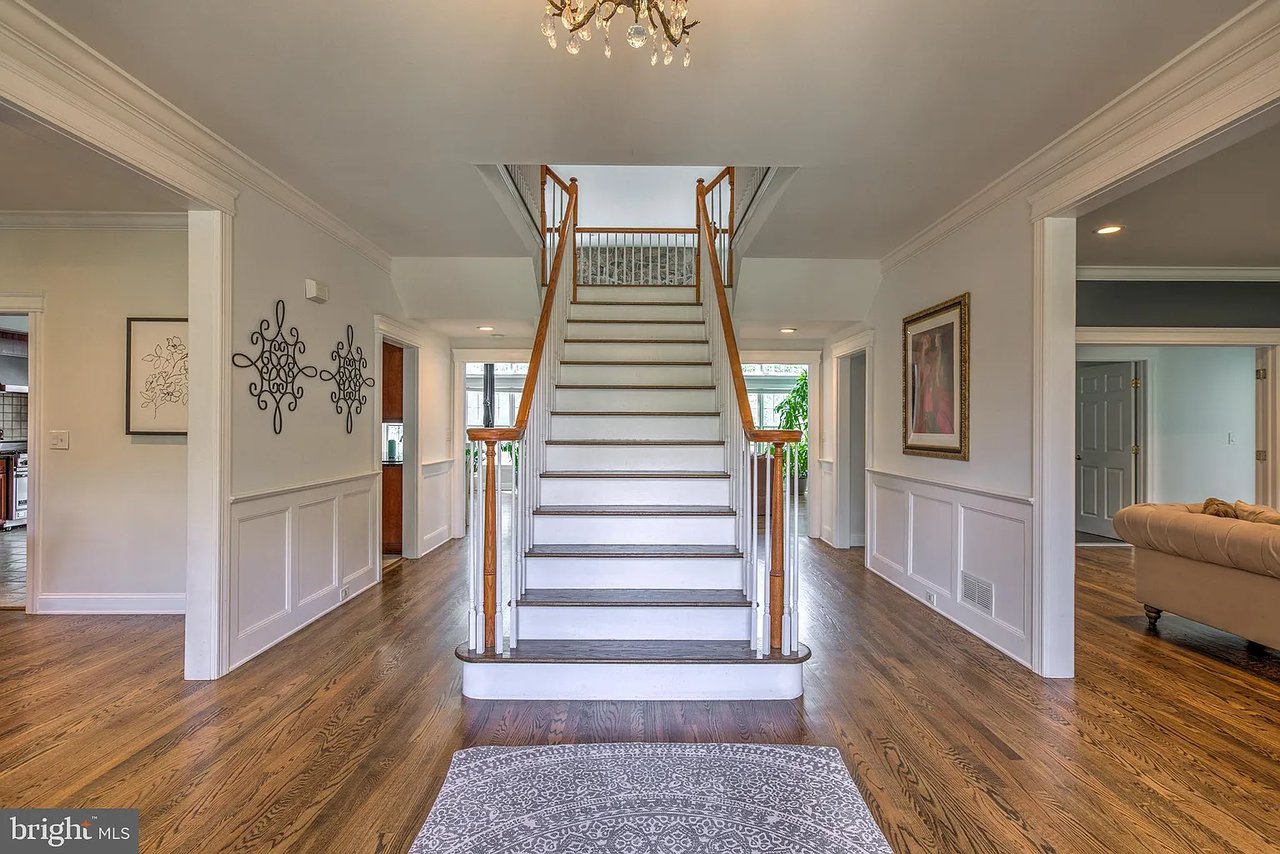 6 Rustic Dr