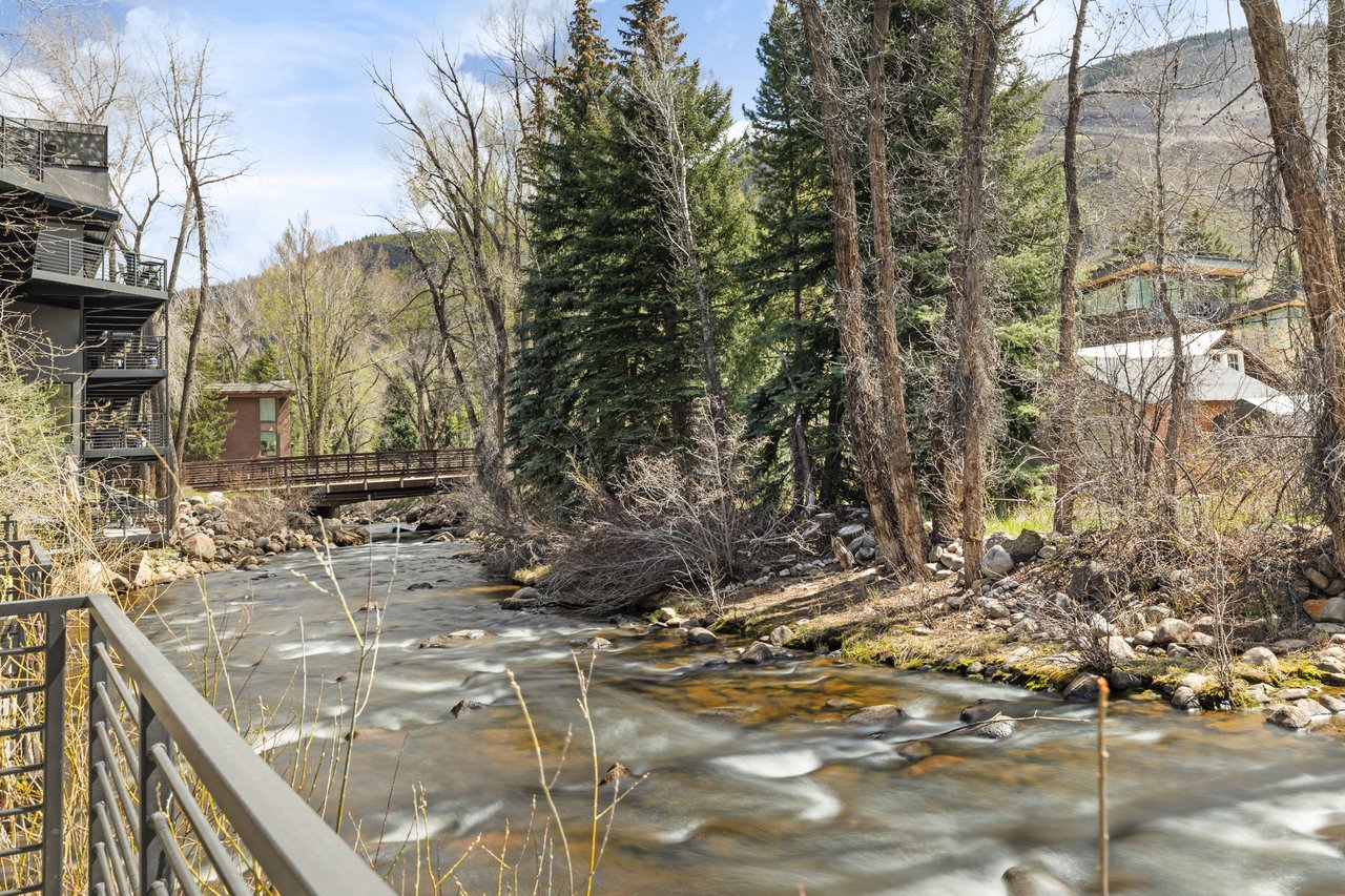 Luxury Riverfront Rental