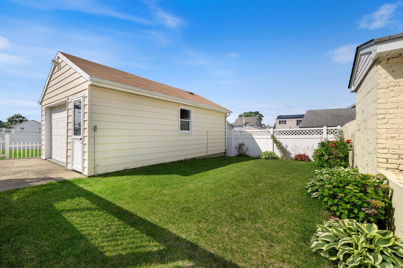 447 Forest Ave