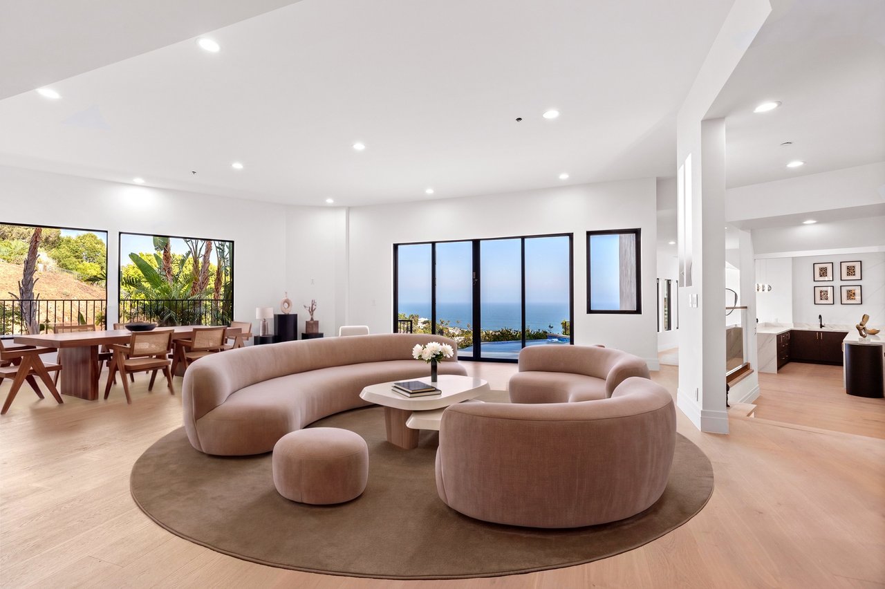 Luxurious Architectural Estate