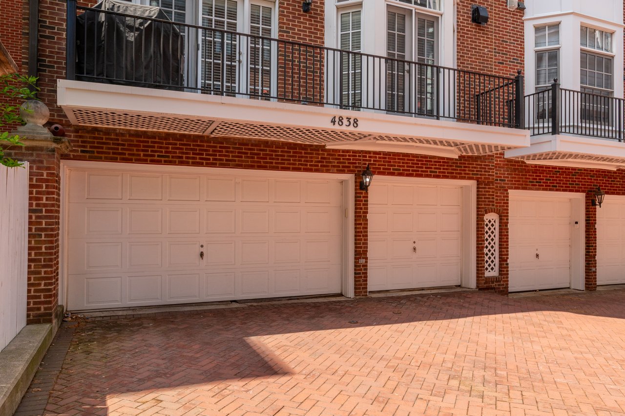 4838 MONTGOMERY LN