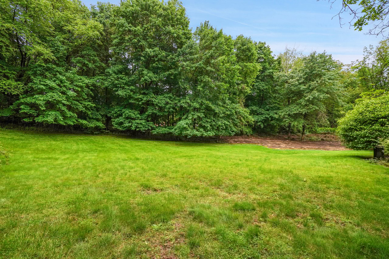 112 Narrows Road