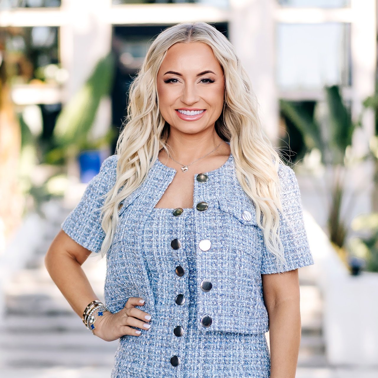 Darya Ghomeshi Sacramento, CA Real Estate Agent Headshot