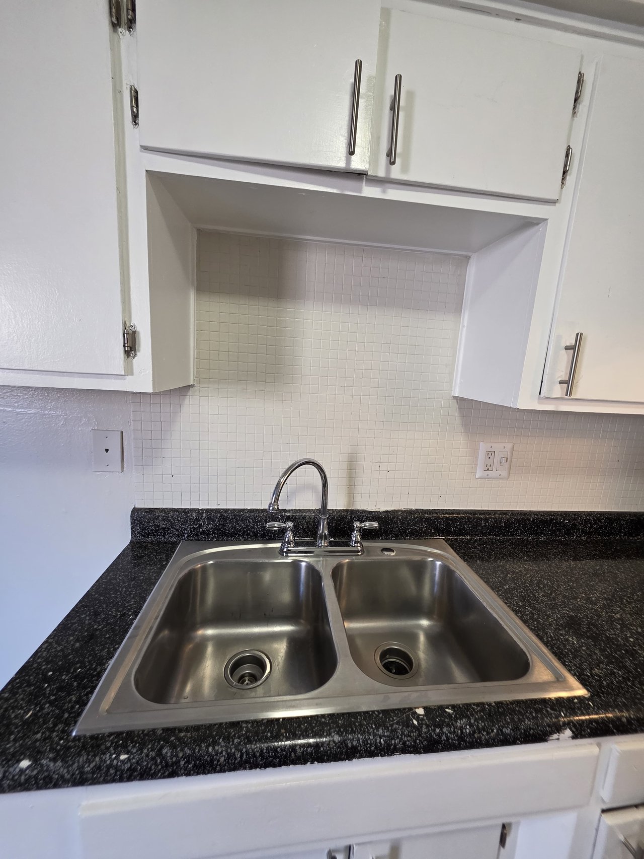 1075 East Desert Inn Road #4