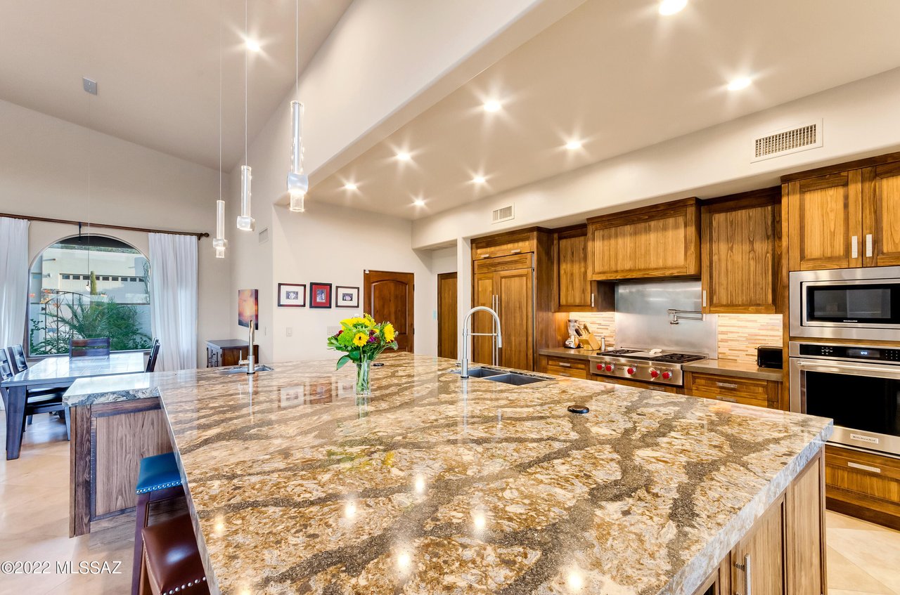 1931 E Buck Ridge Pl