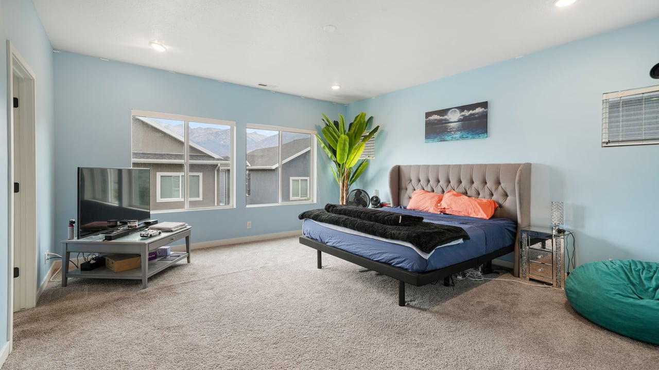 4696 W Camellia N