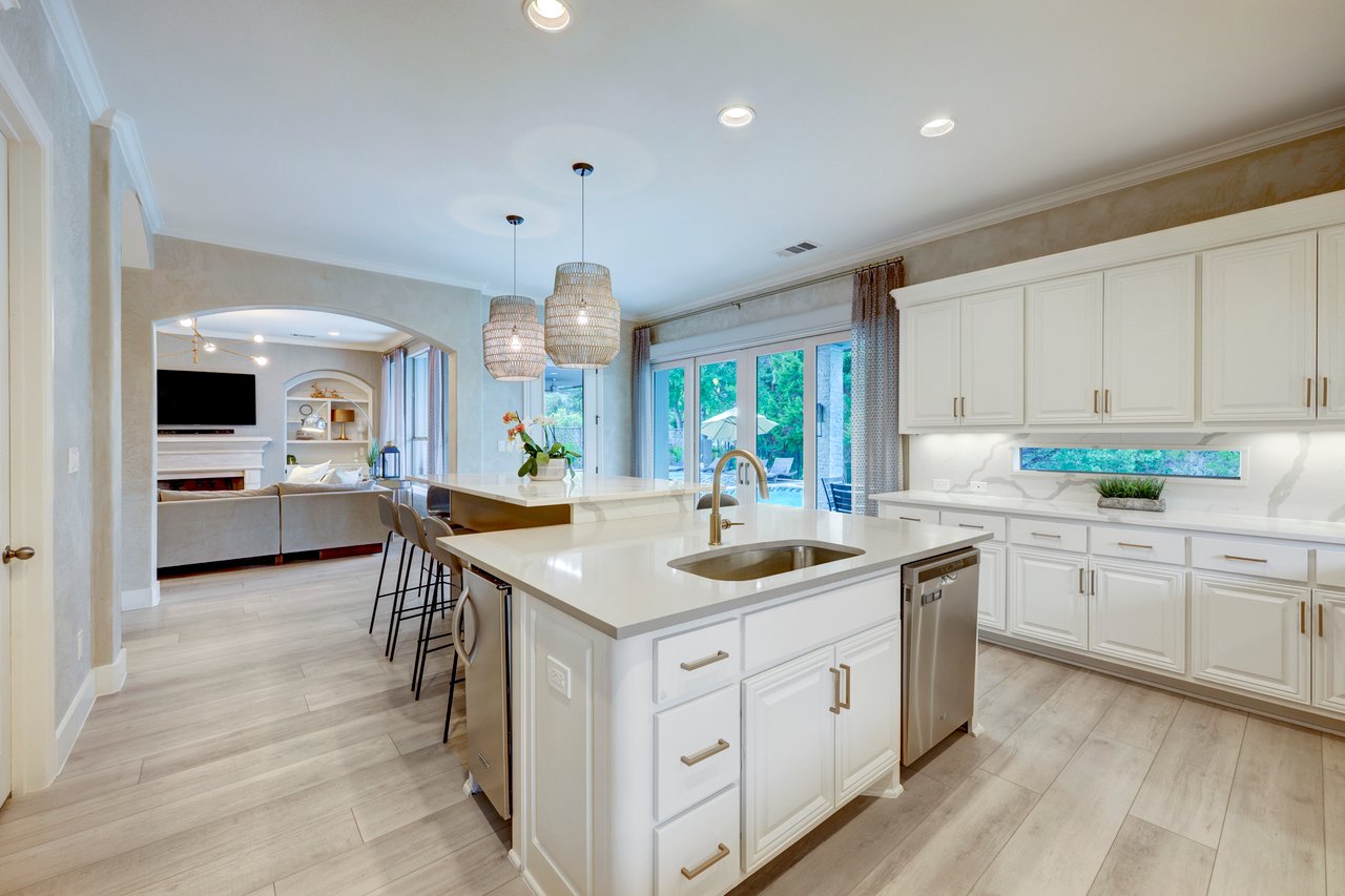 12100 Azure Shores Ct.