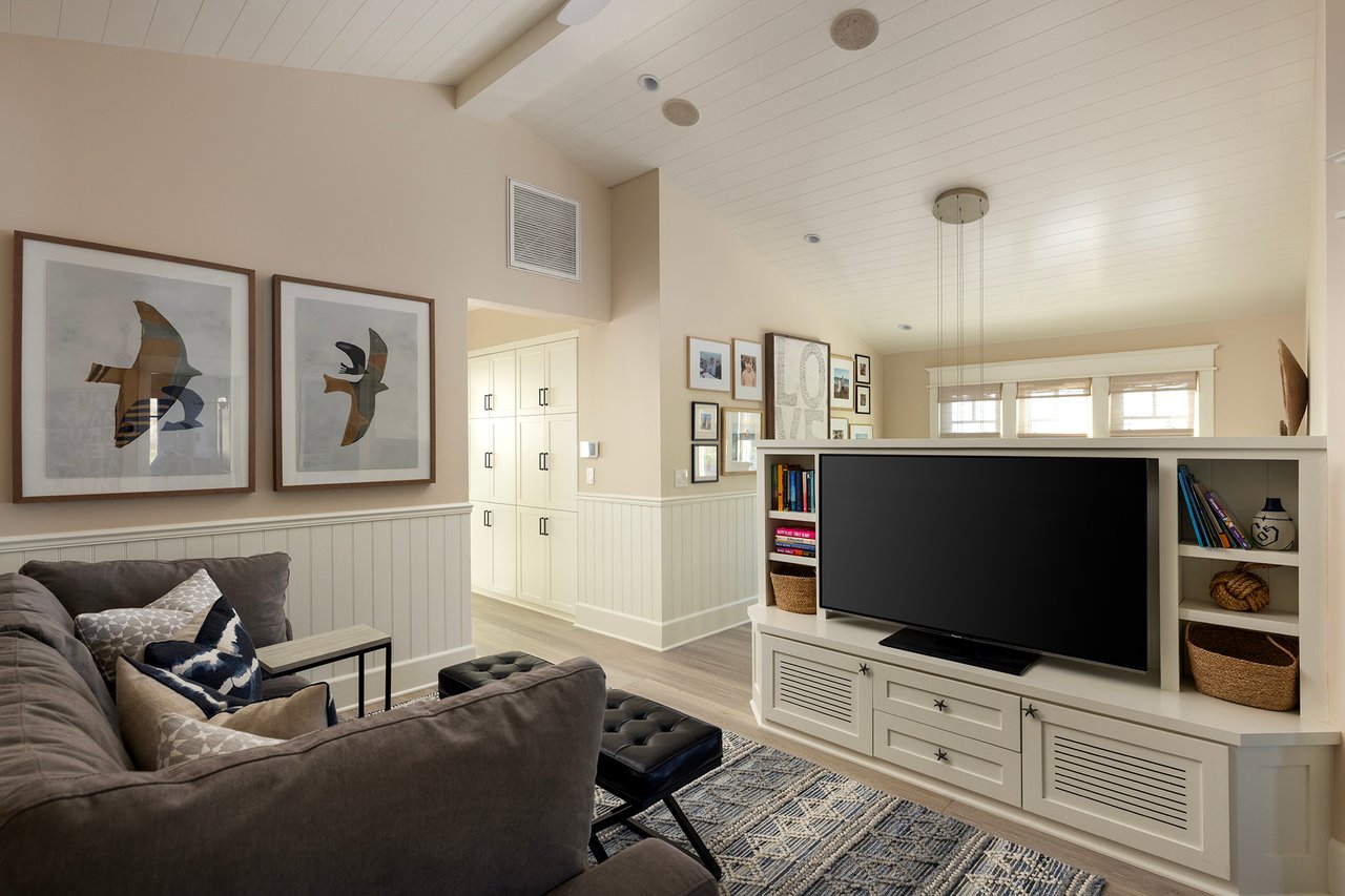 1880 N El Camino Real 23