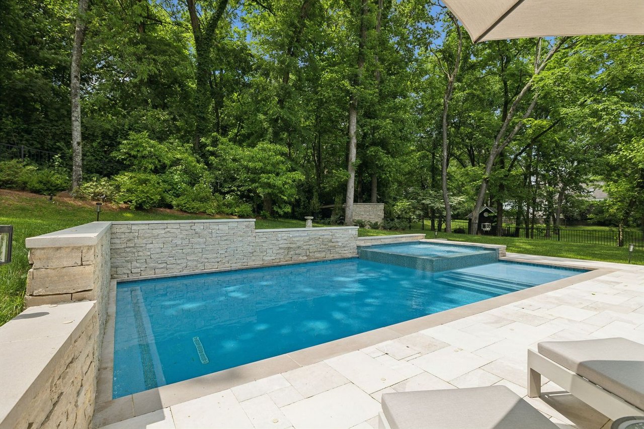 915 Calloway Dr
